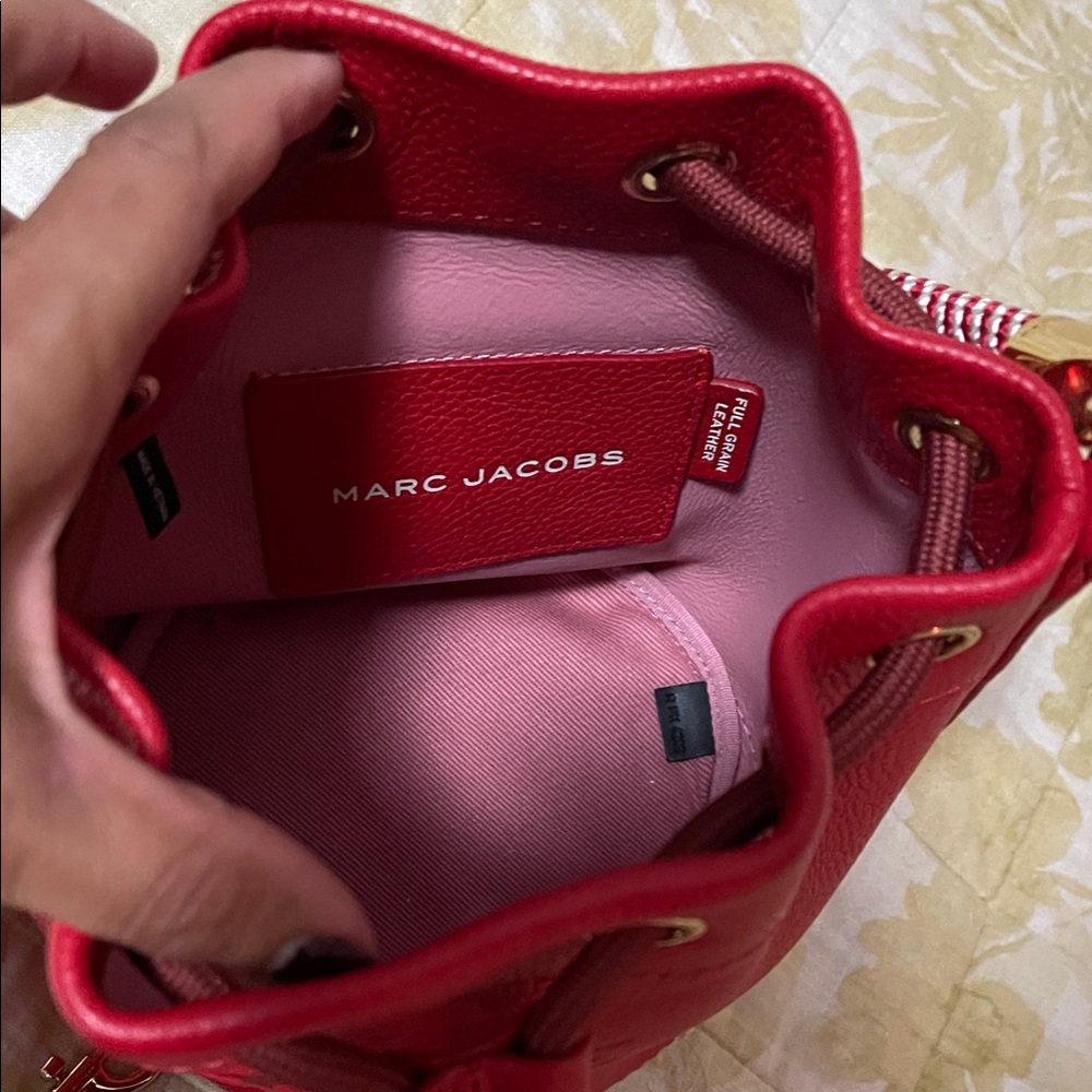 Marc Jacobs  The Bucket Bag Original Red like new - Picture 3 of 7